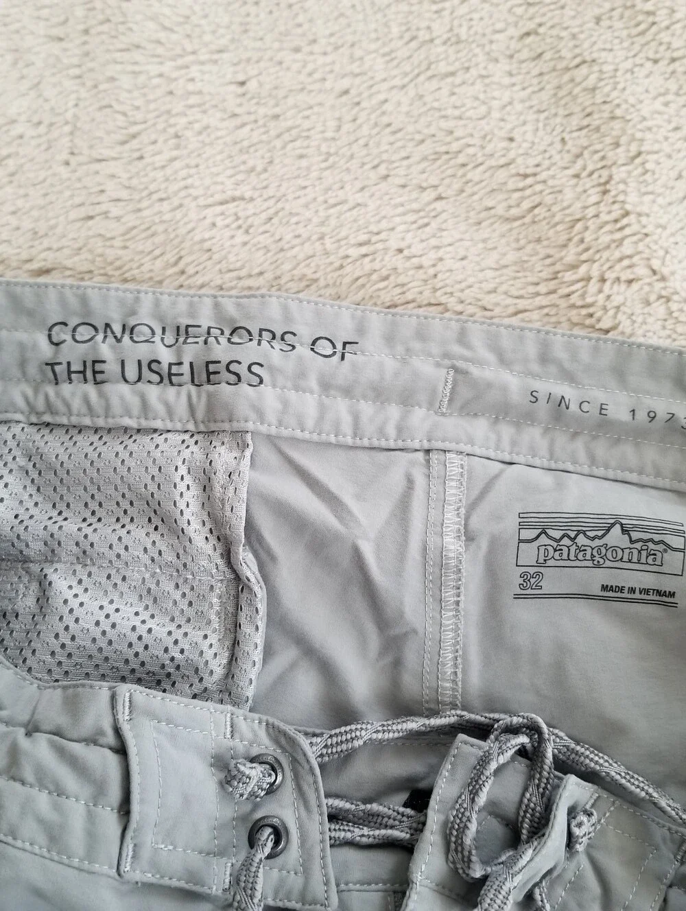 Patagonia Mens 32 Conquerors Of The Useless Gray Wavefarer Boardshorts